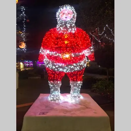 Romantic House - Entrance To The Medieval Castle * קרקסון