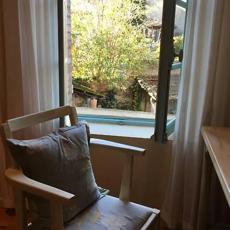 Romantic House - Entrance To The Medieval Castle * קרקסון