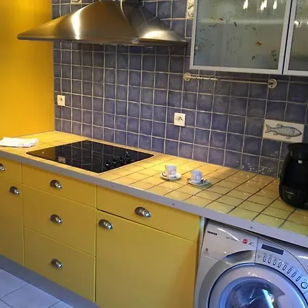 בית נופש Romantic House - Entrance To The Medieval Castle קרקסון