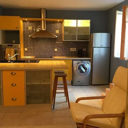 Romantic House - Entrance To The Medieval Castle בית נופש קרקסון