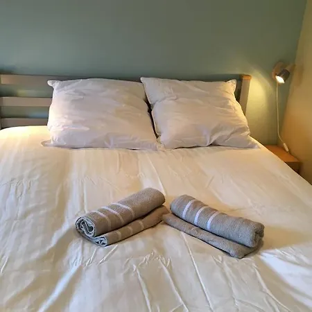 Romantic House - Entrance To The Medieval Castle בית נופש