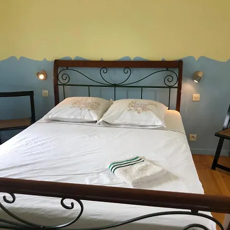 Romantic House - Entrance To The Medieval Castle בית נופש קרקסון